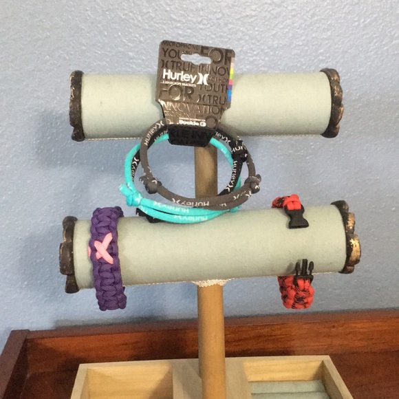 5 bracelets could me worn by men, woman or kids - Picture 2 of 2